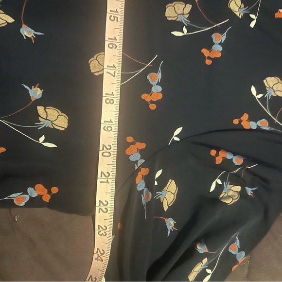 Beacon Womens 2X Navy Peasant Floral Tunic Top - Picture 6 of 7